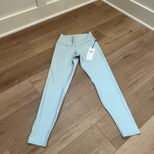 Alo High-waist Airlift Legging in Chalk Blue size Large